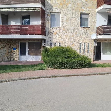Csever Apartament Tata