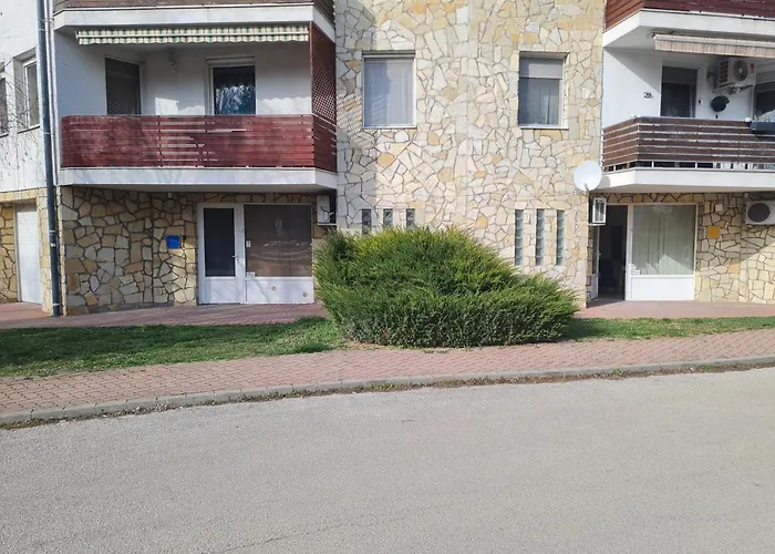 Csever Lägenhet Tata